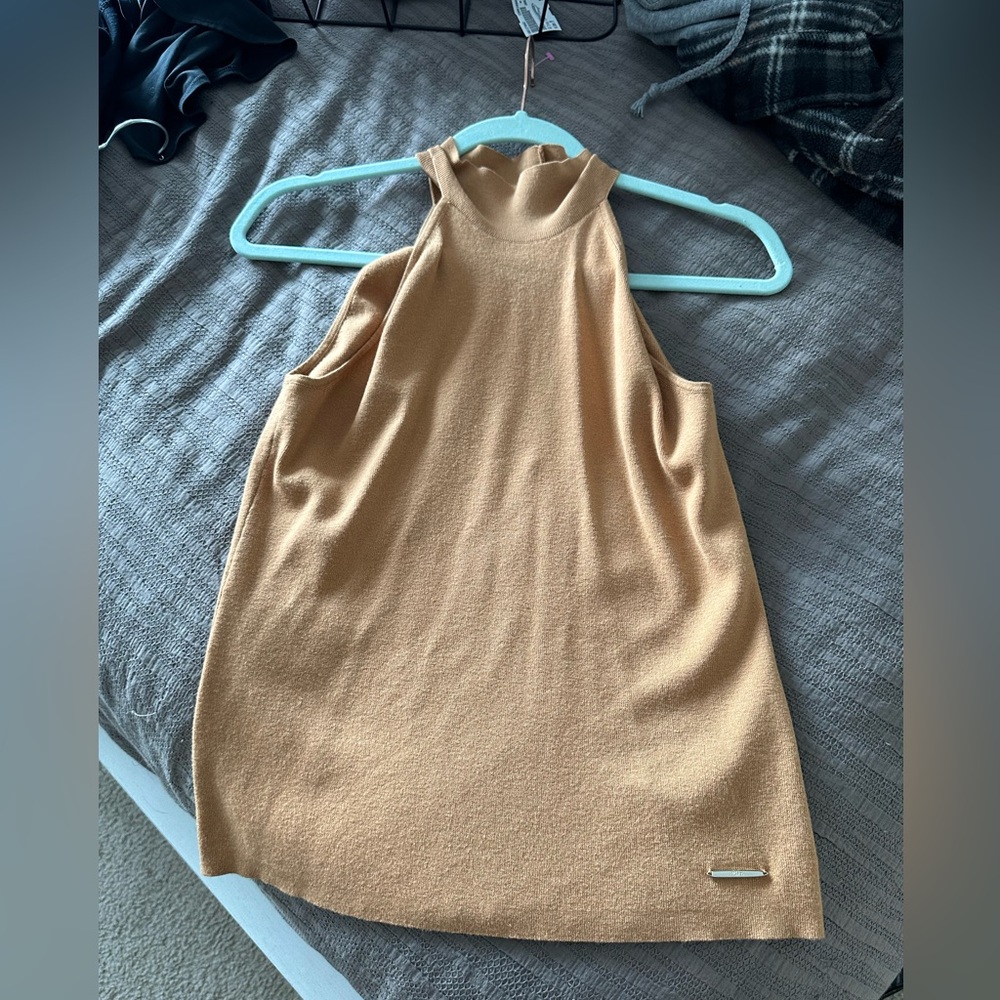 Size M Orange halter top